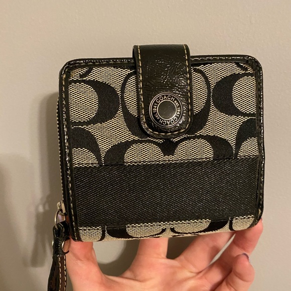Coach Wallet - Picture 1 of 5